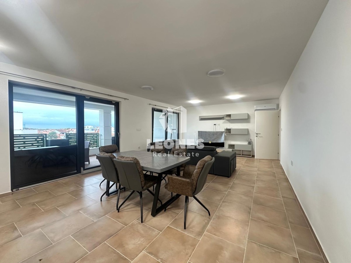Čudovit penthouse s pogledom na morje 500 metrov od morja