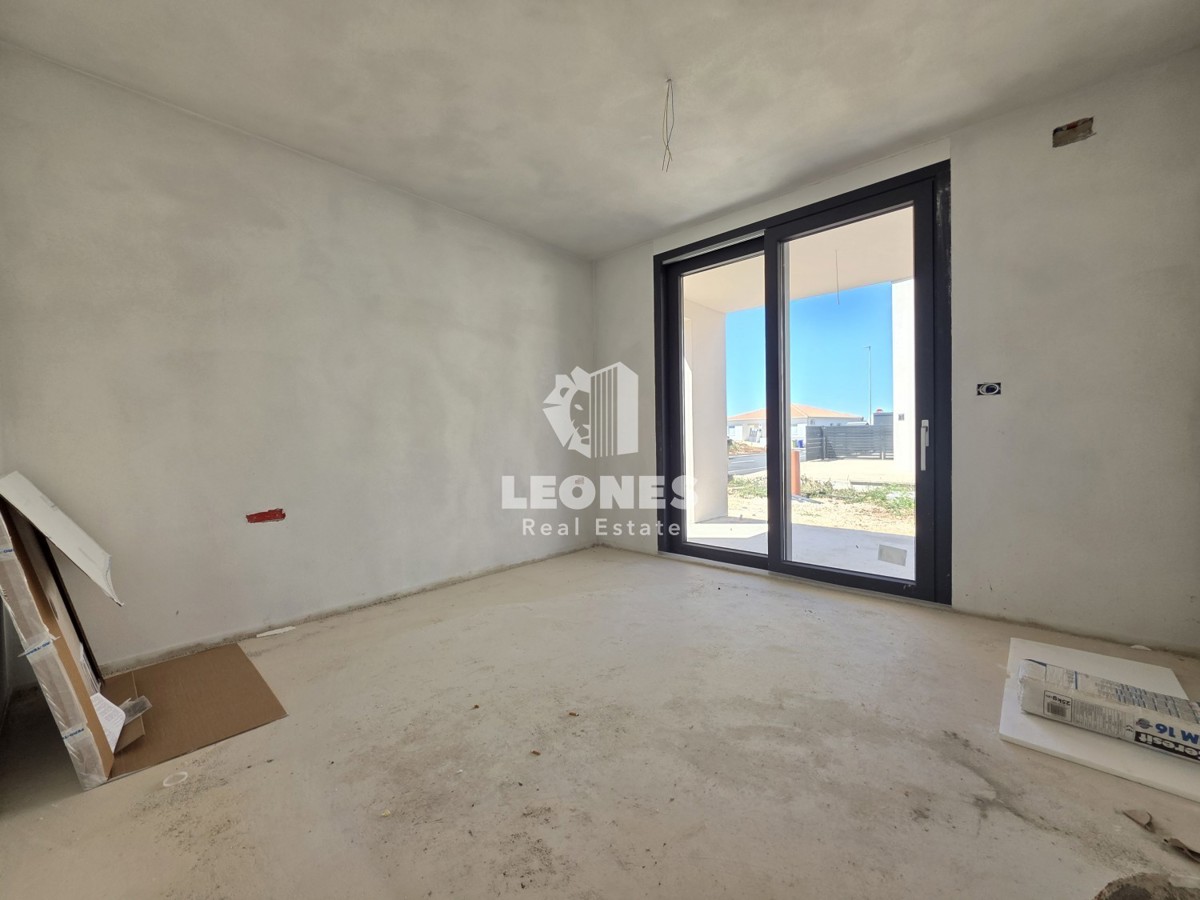 Pritlično stanovanje z velikim vrtom v bližini Umaga