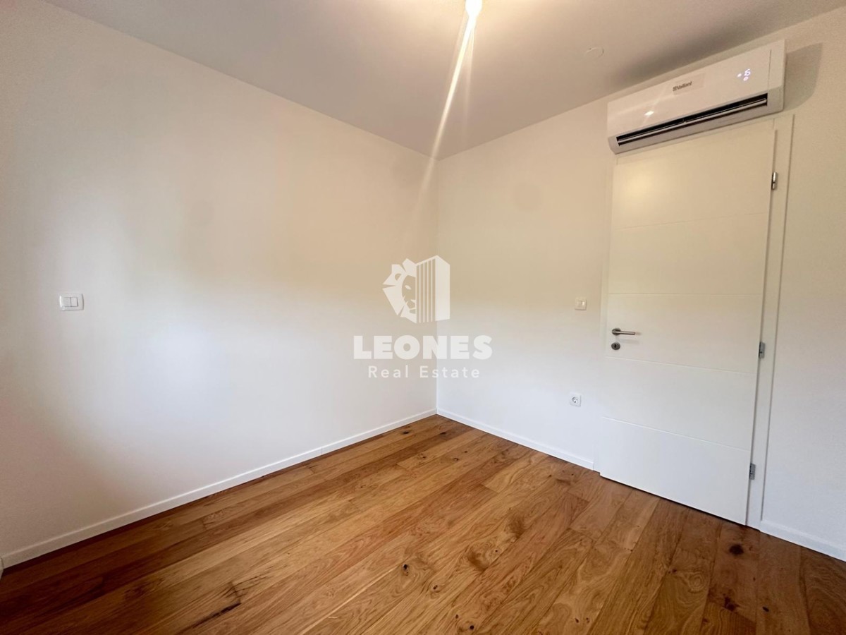 Udobno stanovanje v moderni novogradnji z dvigalom le 700 metrov od morja