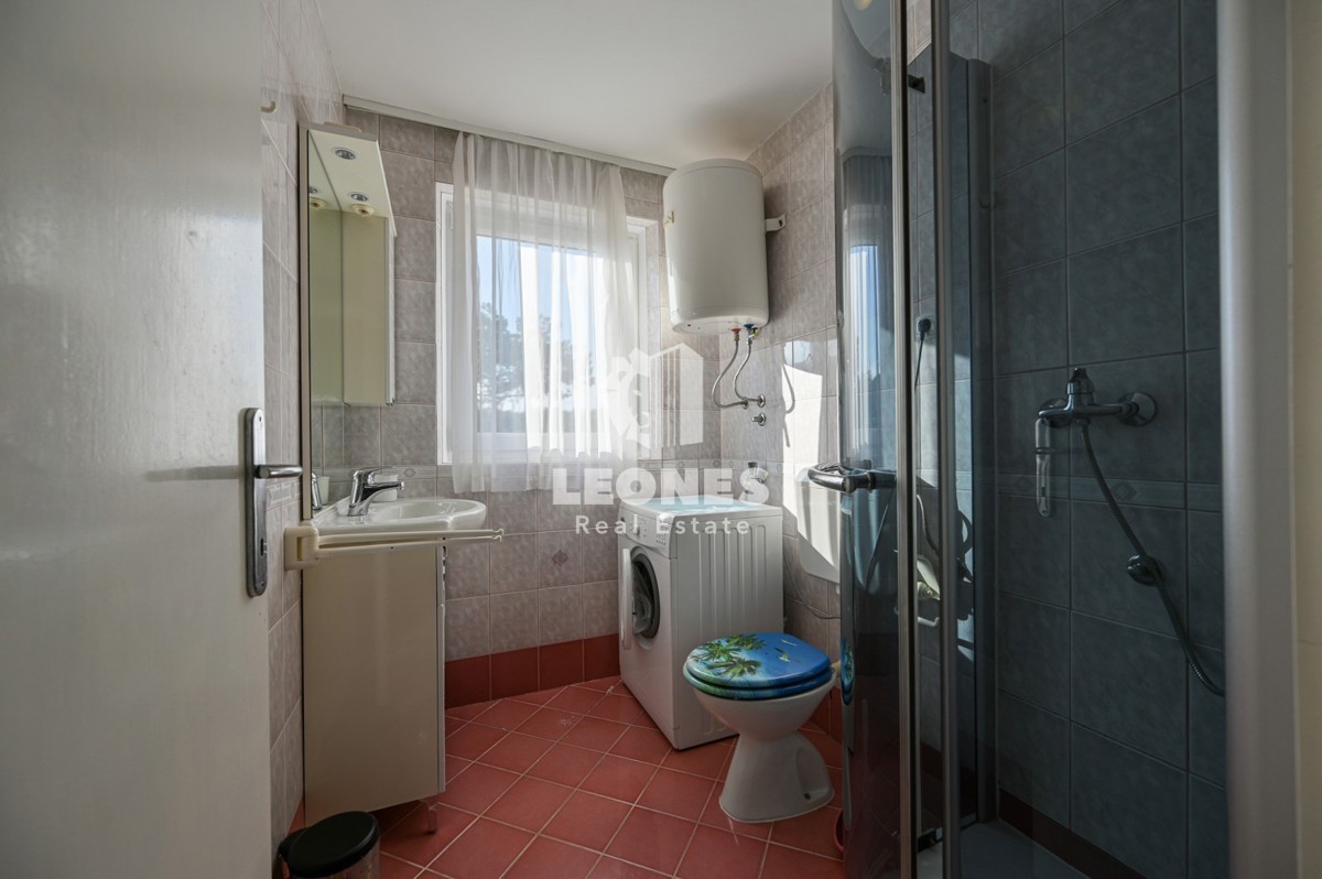 Dvojna hiša, le 250 metrov od morja v okolici Umaga