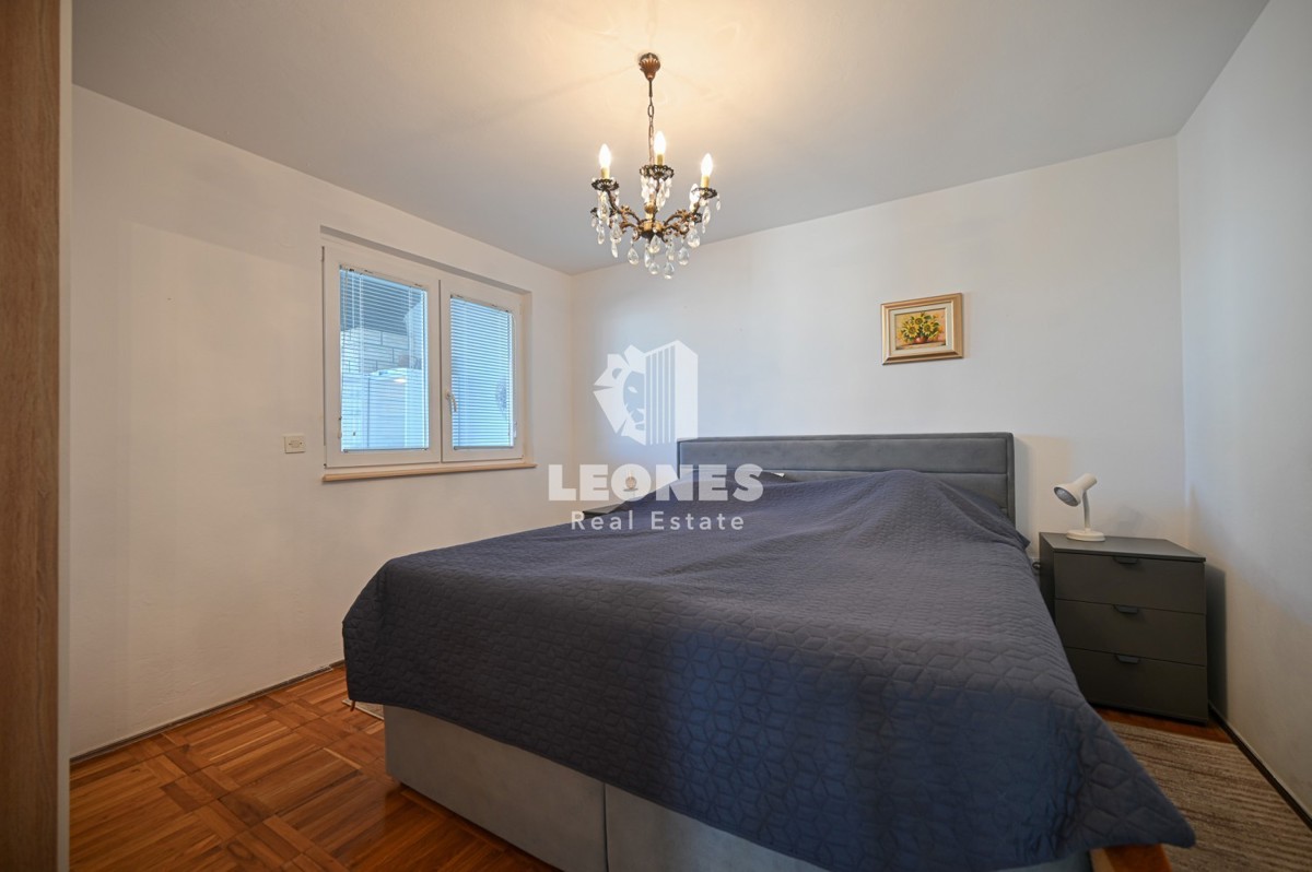 Dvojna hiša, le 250 metrov od morja v okolici Umaga