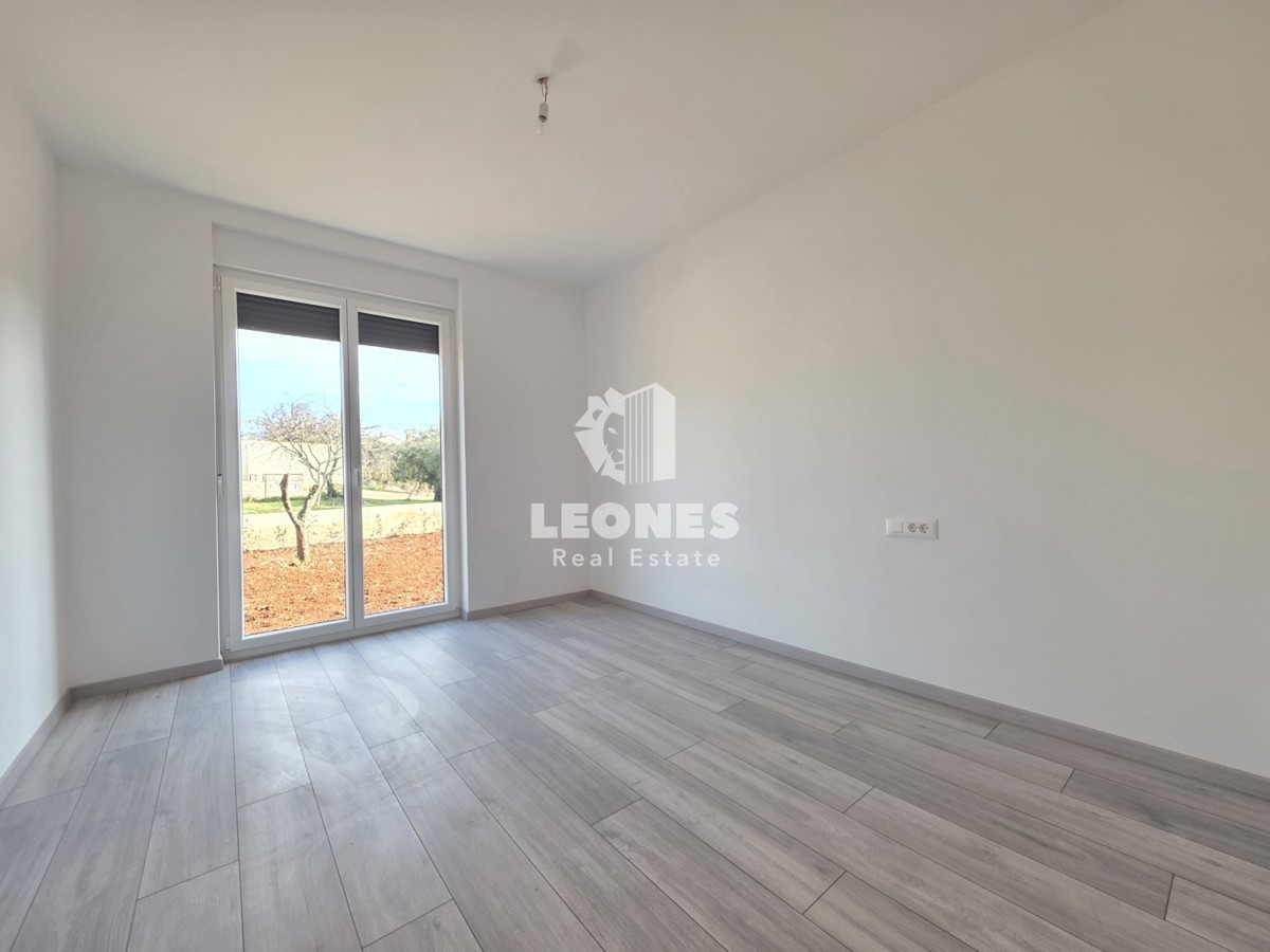 Stanovanje z vrtom v kakovostni novogradnji v Vabrigi, blizu Poreča