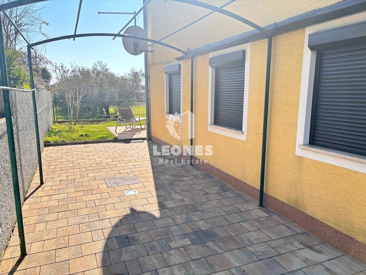 Apartma na odlični lokaciji blizu morja in vseh storitev v Novigradu