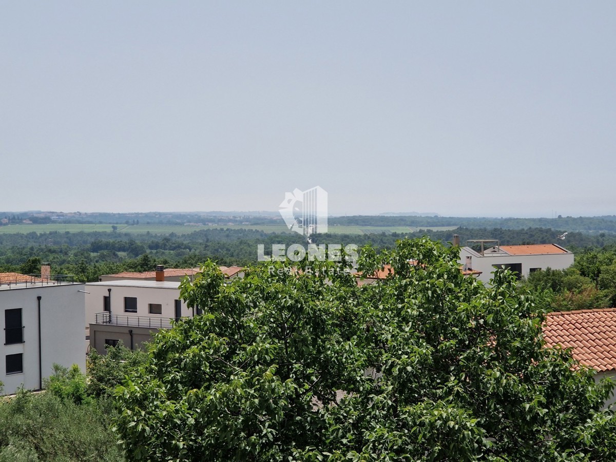 Dvoetažni apartma s pogledom na morje v bližini Poreča