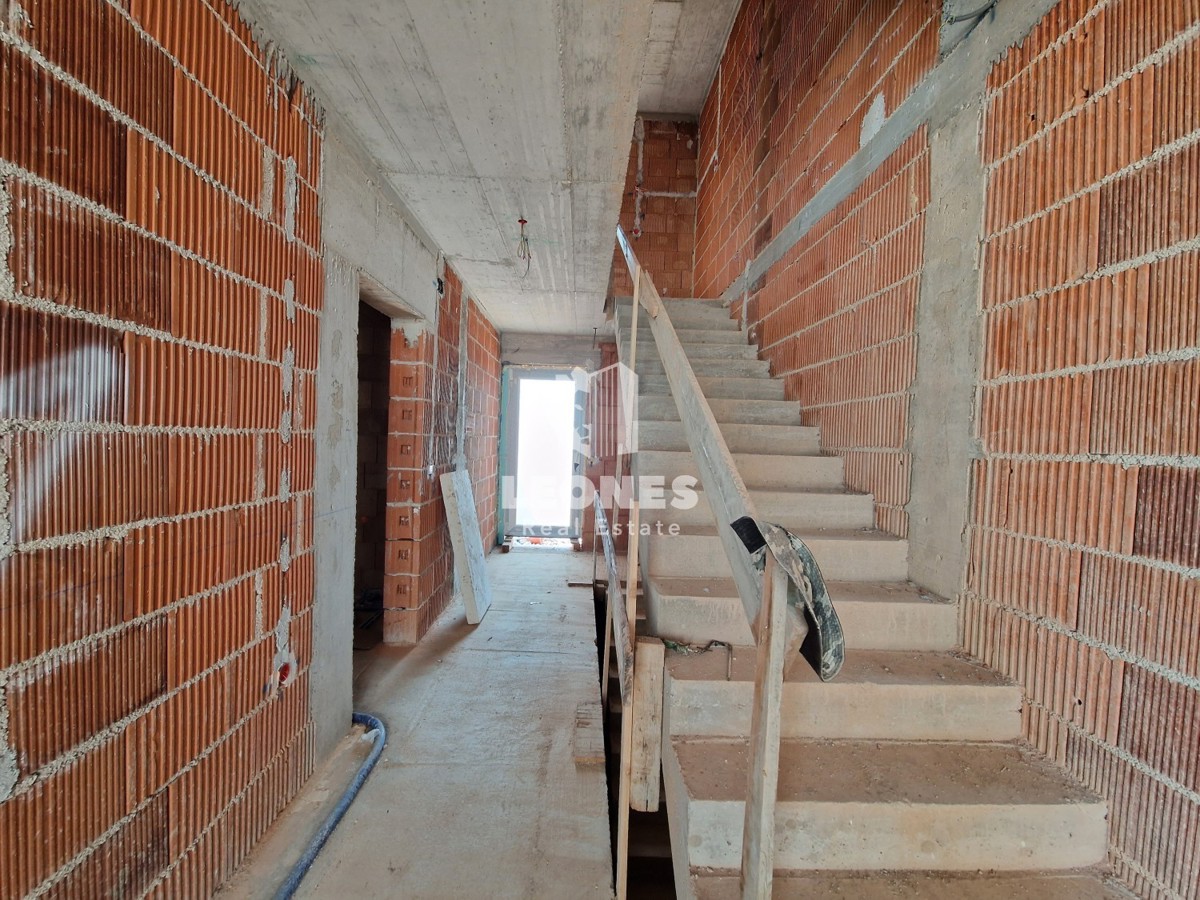 Dvoetažni apartma s pogledom na morje v bližini Poreča