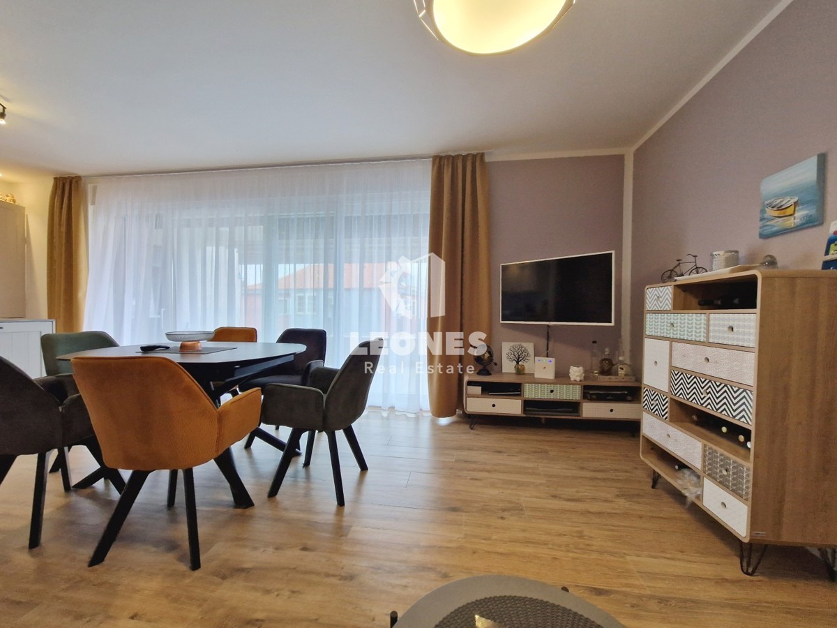 Moderno stanovanje s pogledom na morje v Novigradu