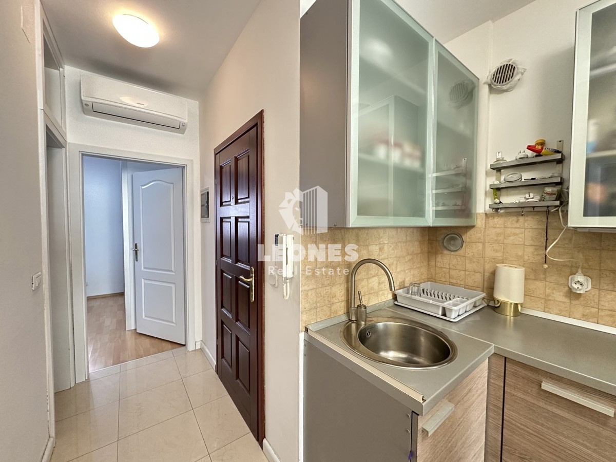 Srčkan apartma z vrtom na fantastični lokaciji v Novigradu
