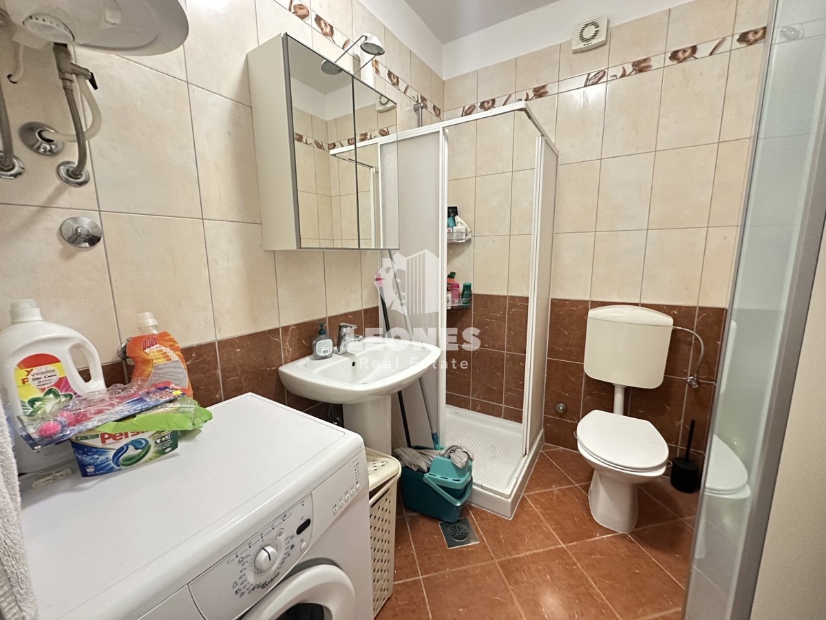 Srčkan apartma z vrtom na fantastični lokaciji v Novigradu
