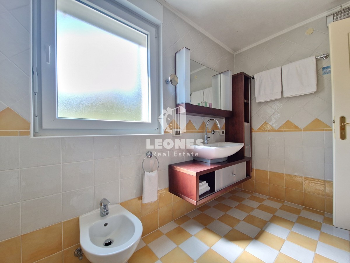 Prostoren apartma s pogledom na morje na Crvenem vrhu, bližina Umaga