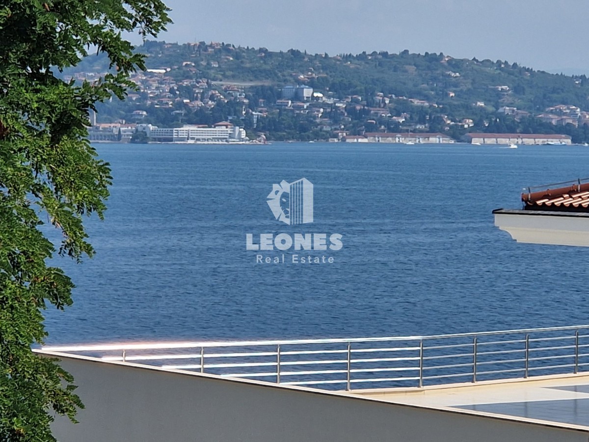 Prostoren apartma s pogledom na morje na Crvenem vrhu, bližina Umaga