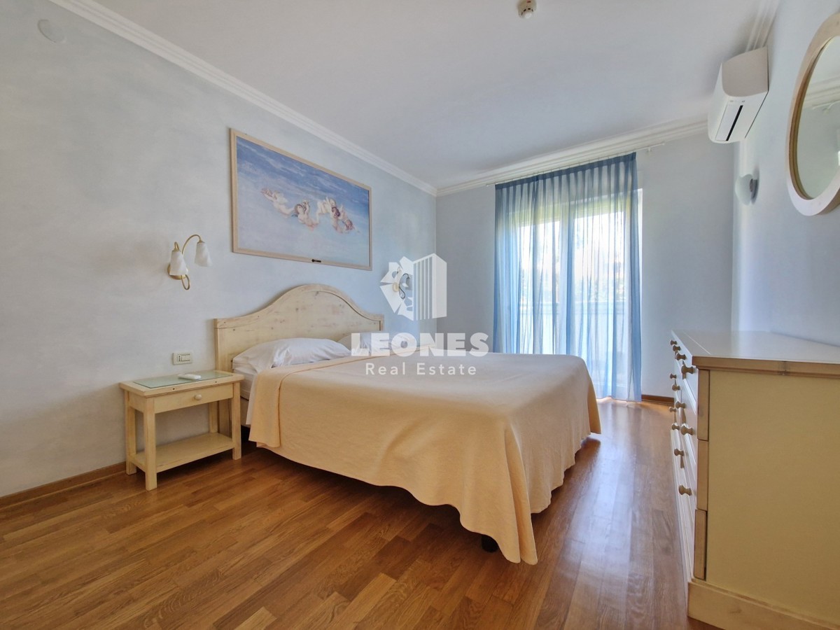Prostoren apartma s pogledom na morje na Crvenem vrhu, bližina Umaga