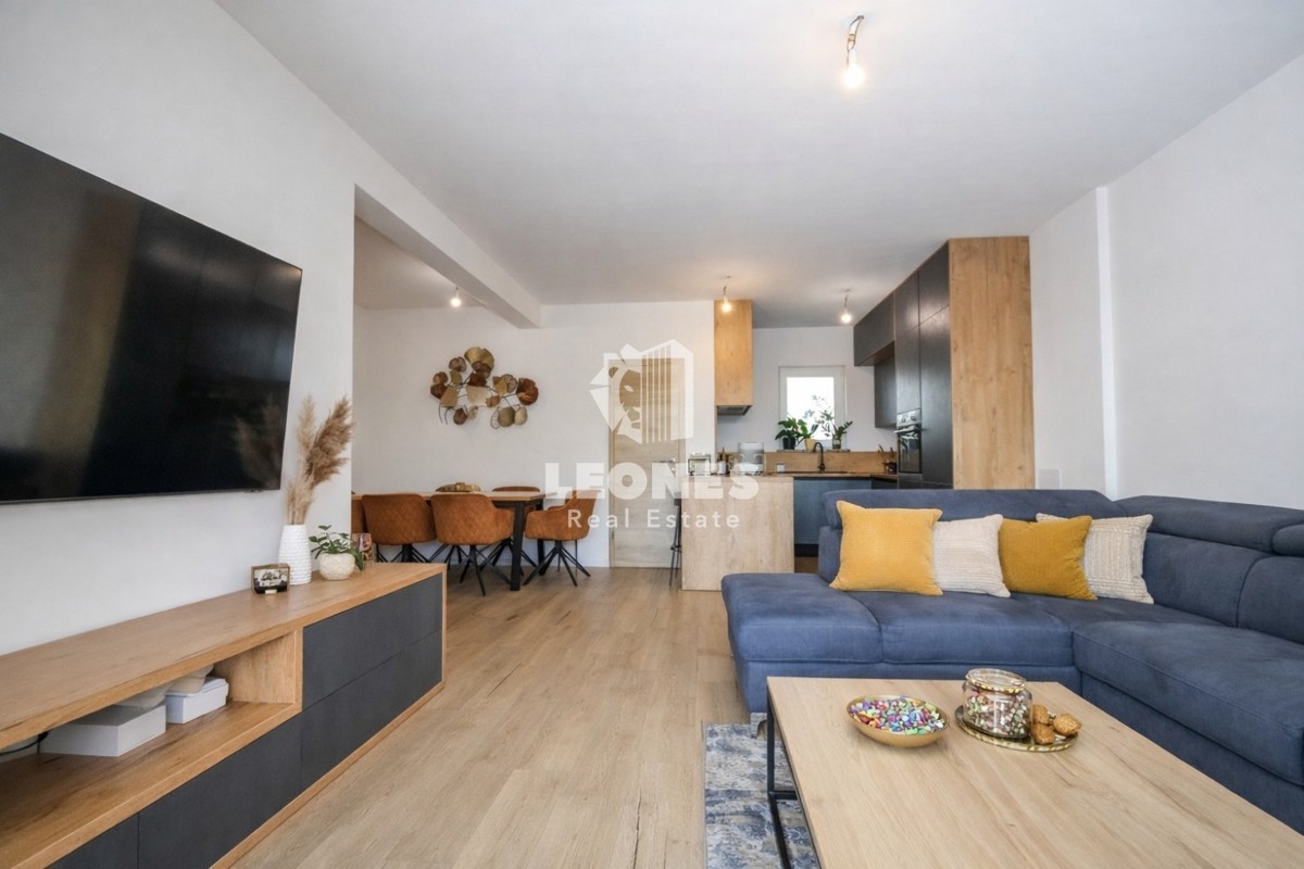 Dvojček hiša v bližini Tara