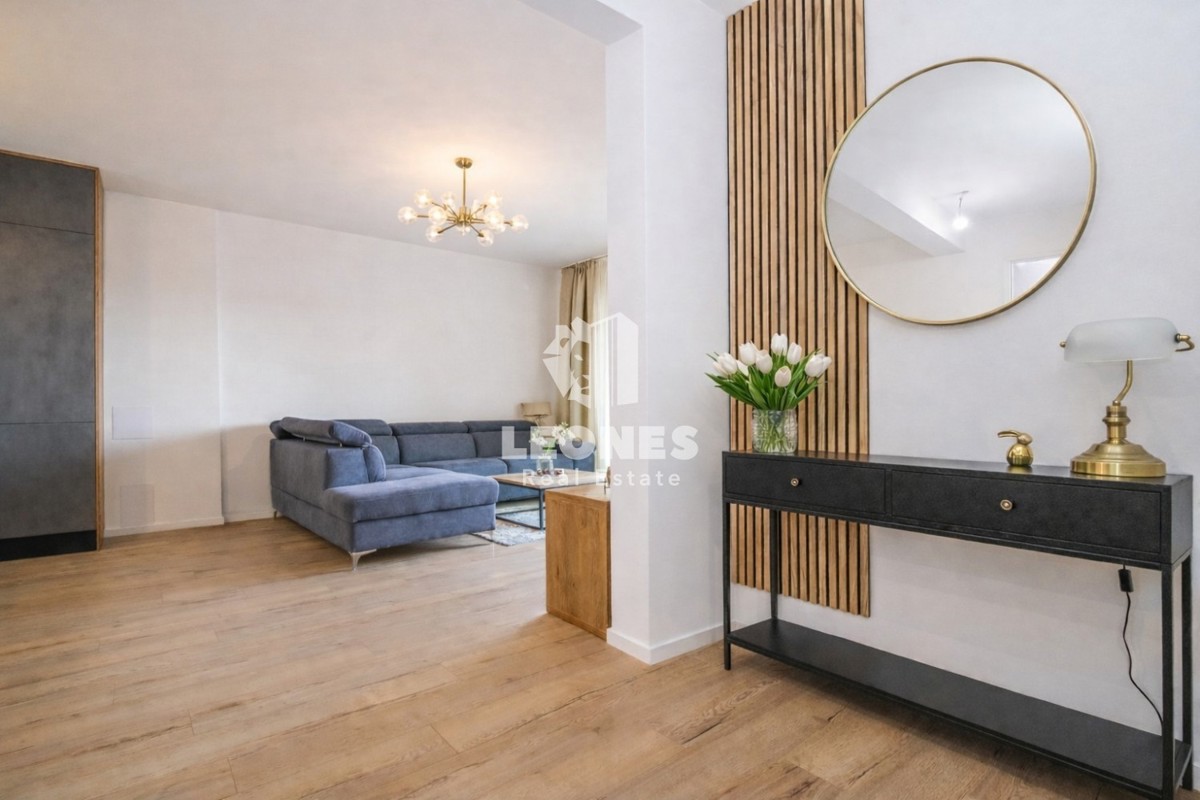 Dvojček hiša v bližini Tara