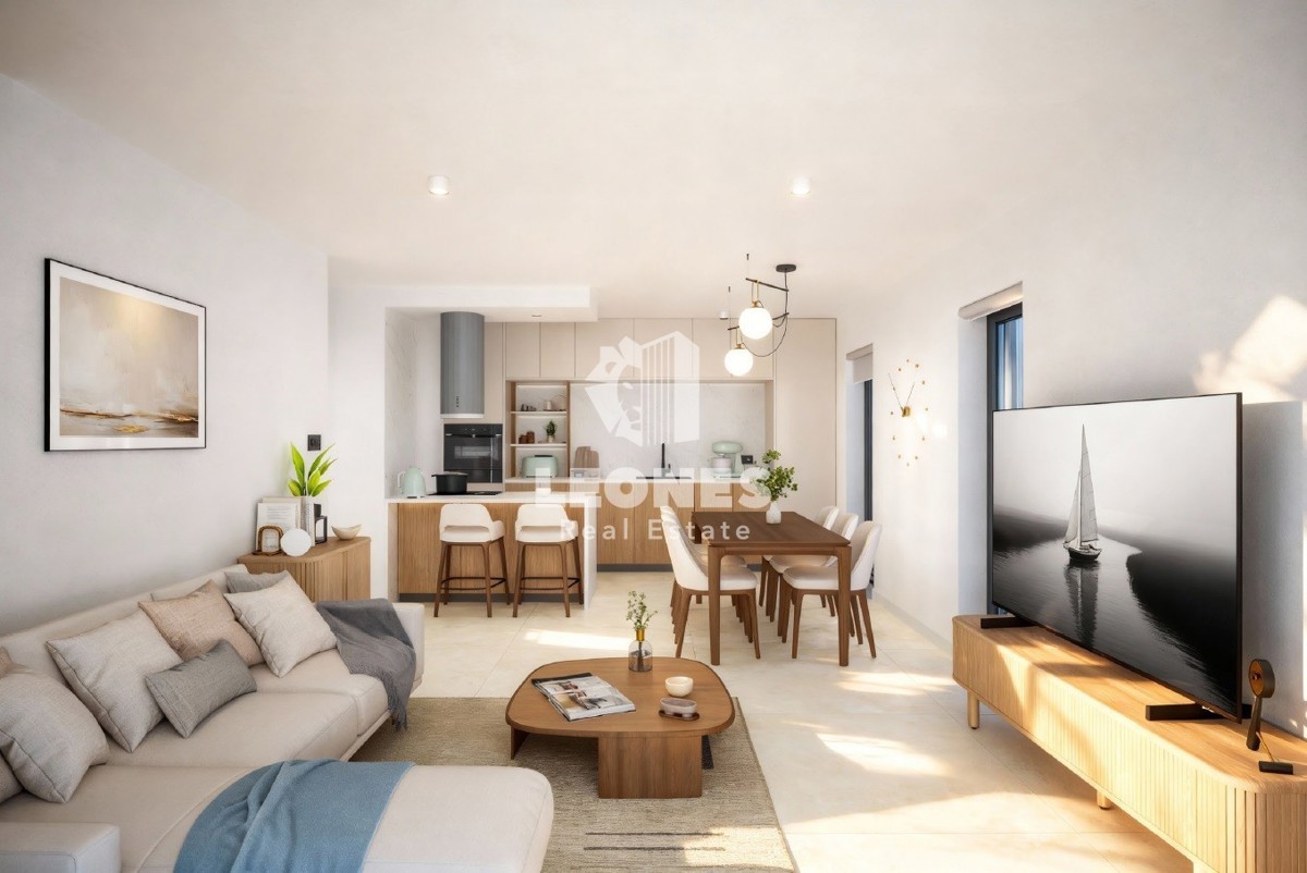 Moderna polsamostojna hiša z bazenom v bližini Umaga