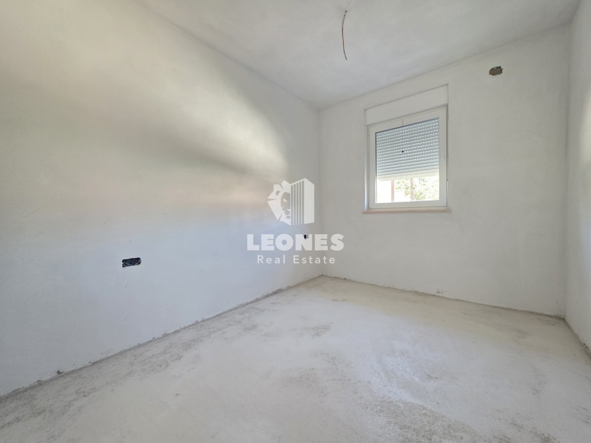 Moderna dvojček hiša z bazenom v bližini Umaga