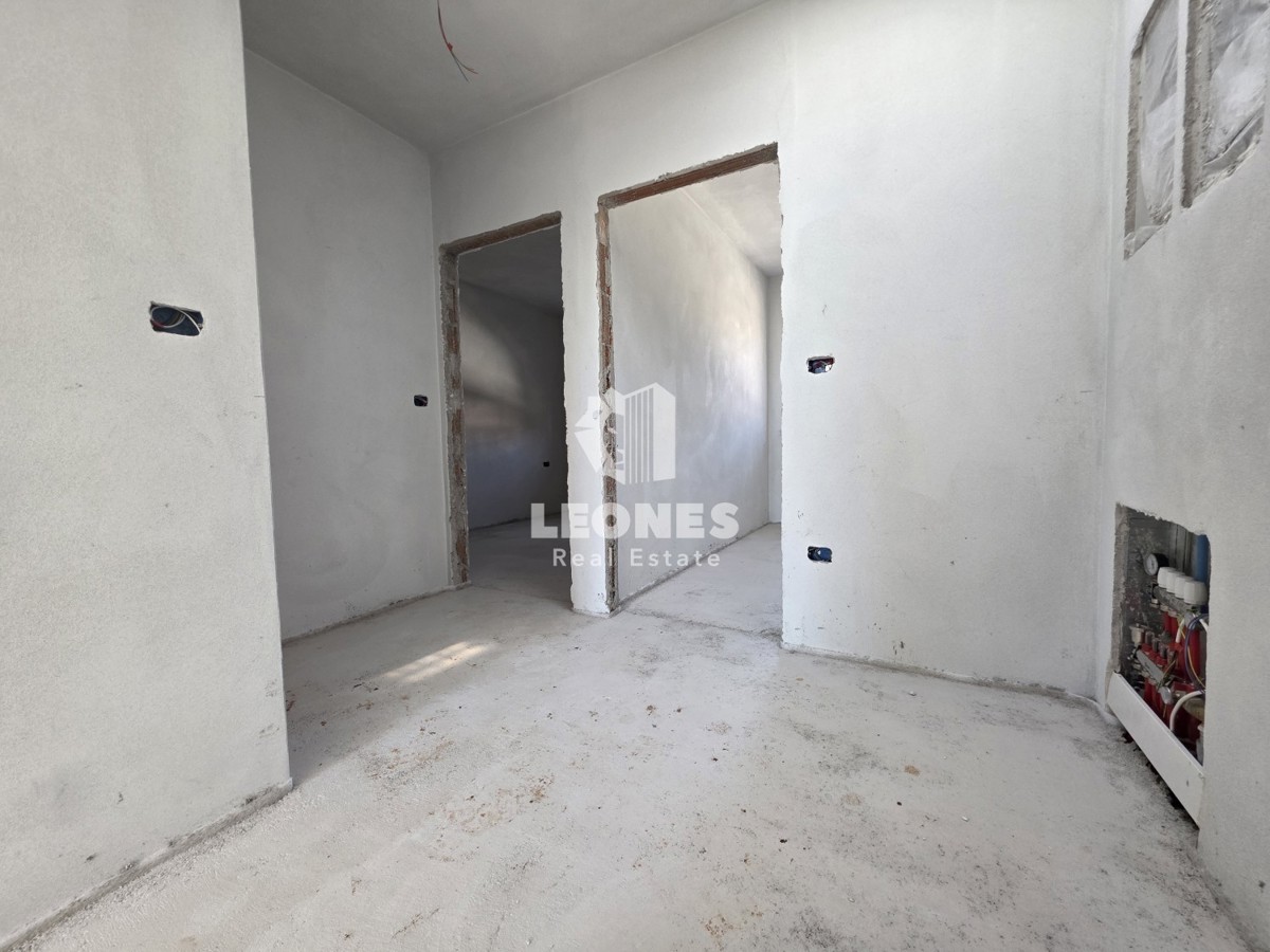 Moderna dvojček hiša z bazenom v bližini Umaga