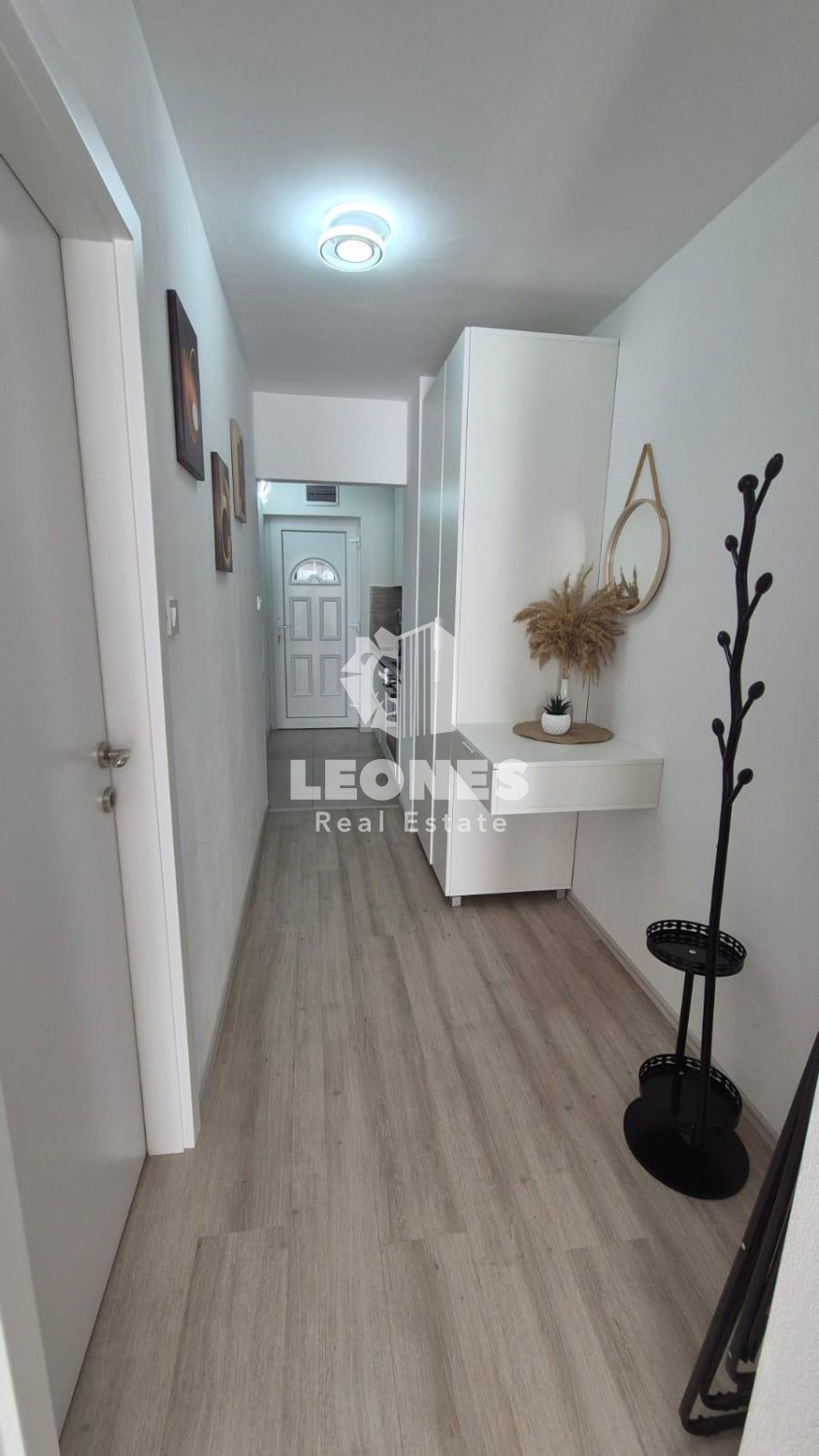 Prenovljeno stanovanje z vrtom blizu morja v Novigradu