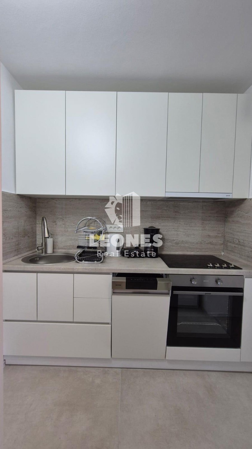 Prenovljeno stanovanje z vrtom blizu morja v Novigradu