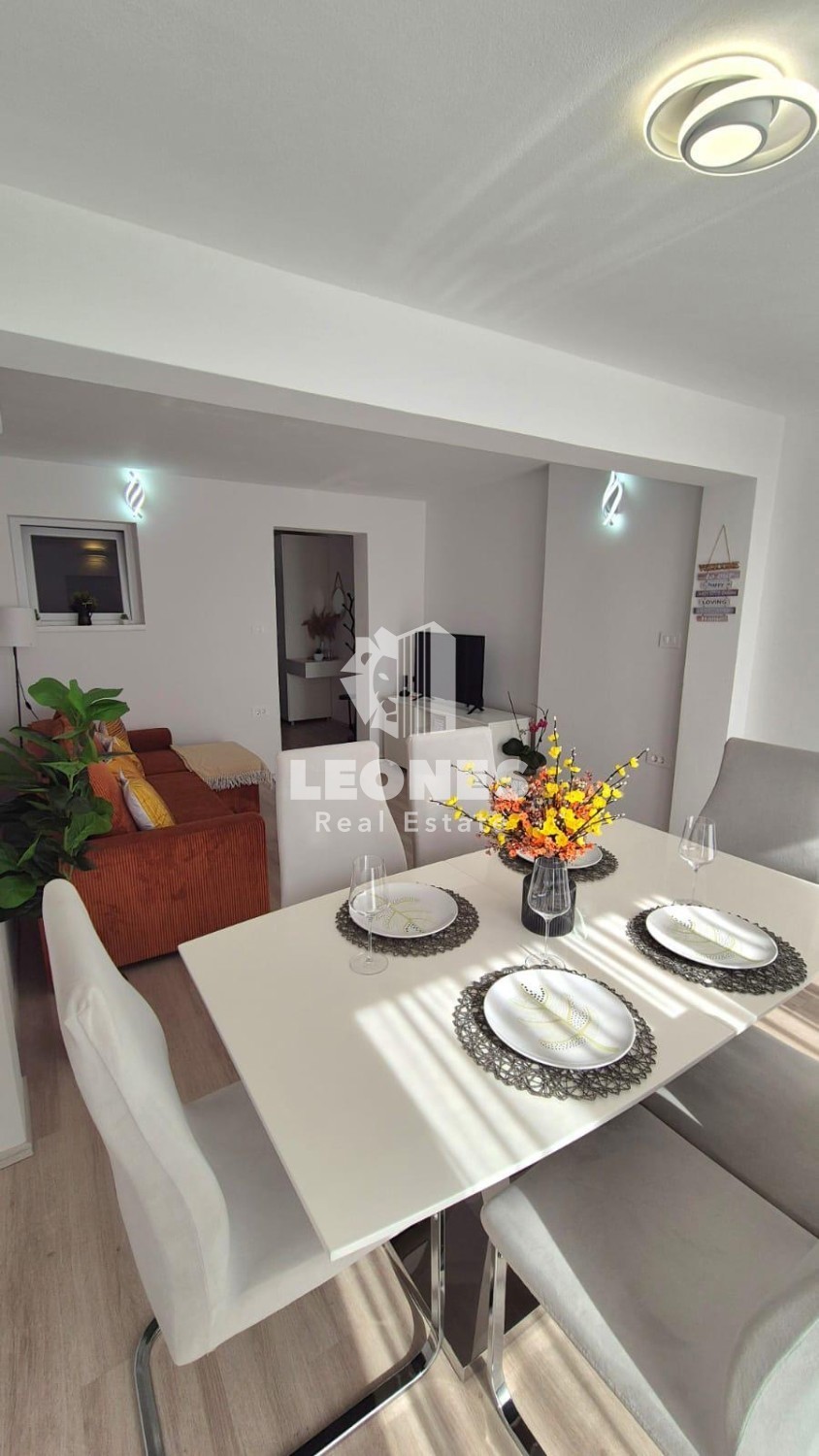 Prenovljeno stanovanje z vrtom blizu morja v Novigradu