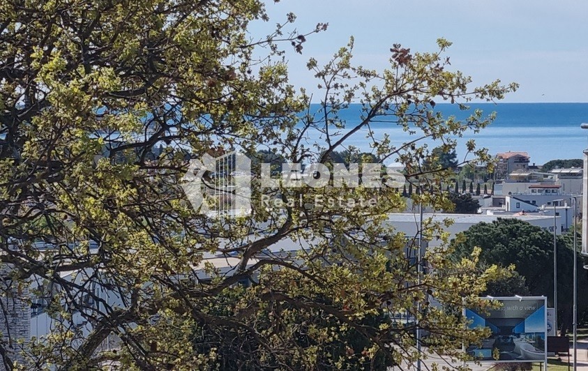 Stanovanje s pogledom na morje v kvalitetni novogradnji v Novigradu