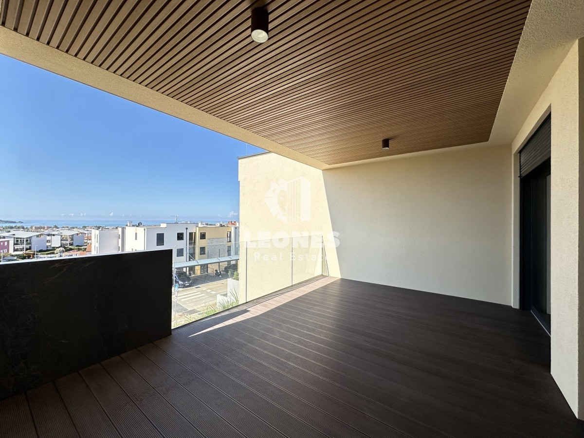 Kvalitetno stanovanje v luksuzni novogradnji z dvigalom in pogledom na morje v Novigradu