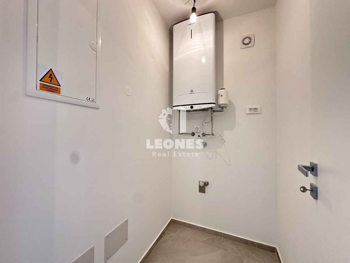 Kvalitetno stanovanje v luksuzni novogradnji z dvigalom in pogledom na morje v Novigradu