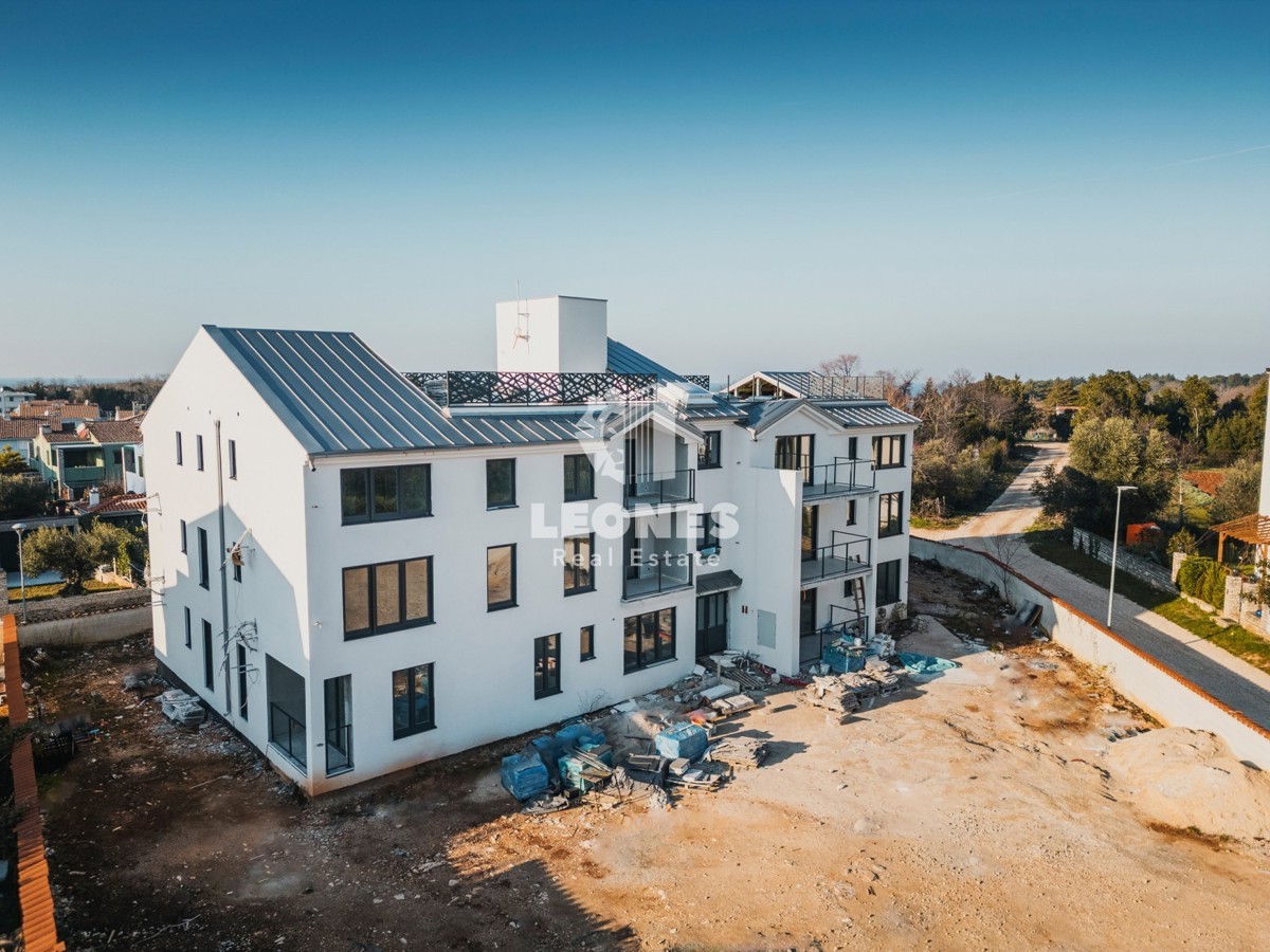 Apartma s pogledom na morje 300m od morja in plaže v bližini Umaga - Bašanija
