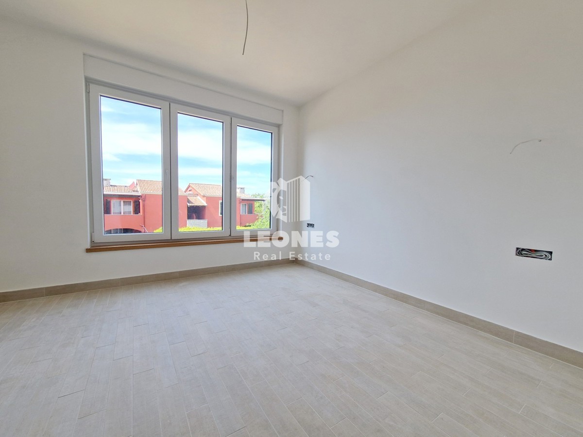 Apartma s pogledom na morje 300m od morja in plaže v bližini Umaga - Bašanija