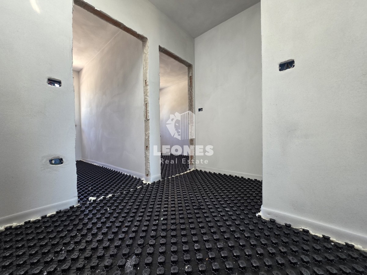 Moderna dvojček hiša z bazenom v bližini Umaga