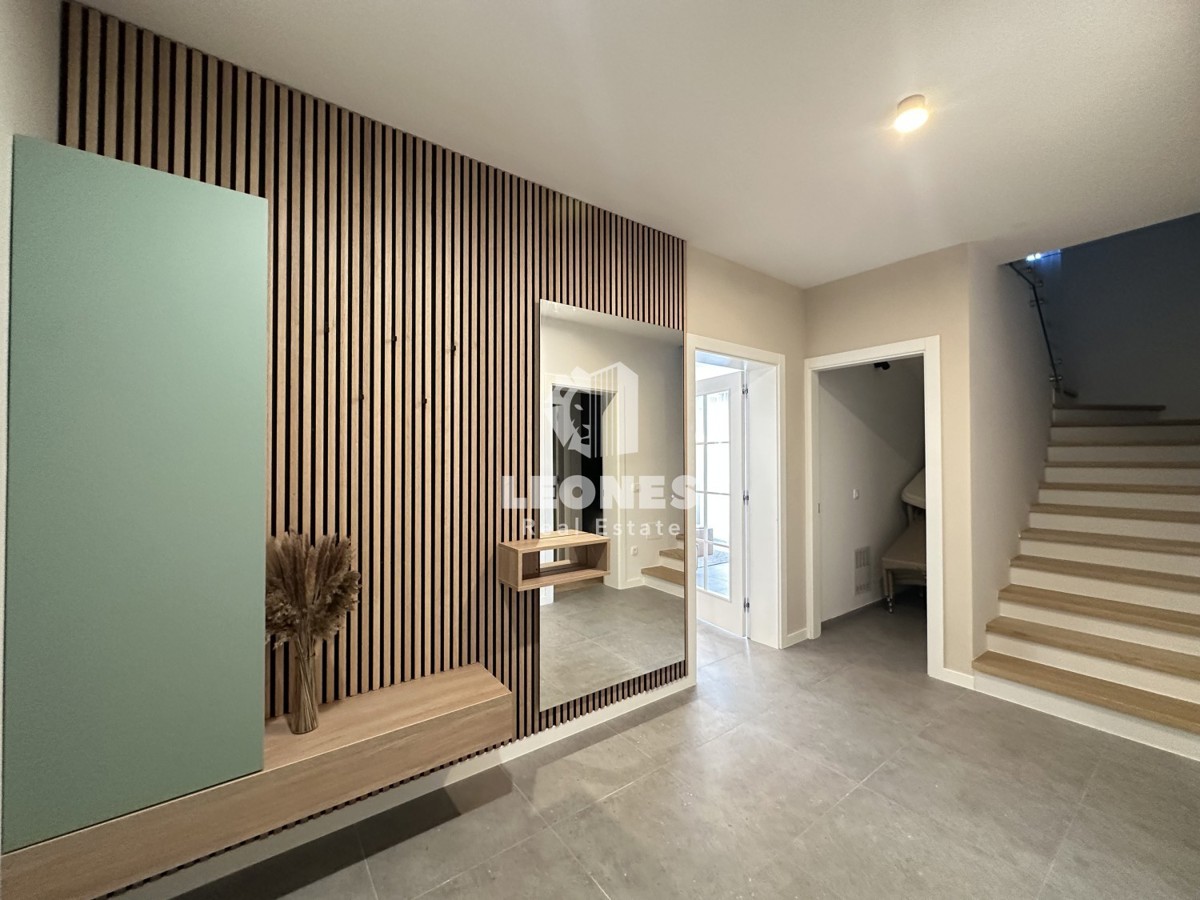 Hochwertige Maisonette-Wohnung mit Pool, voll ausgestattet in Tar