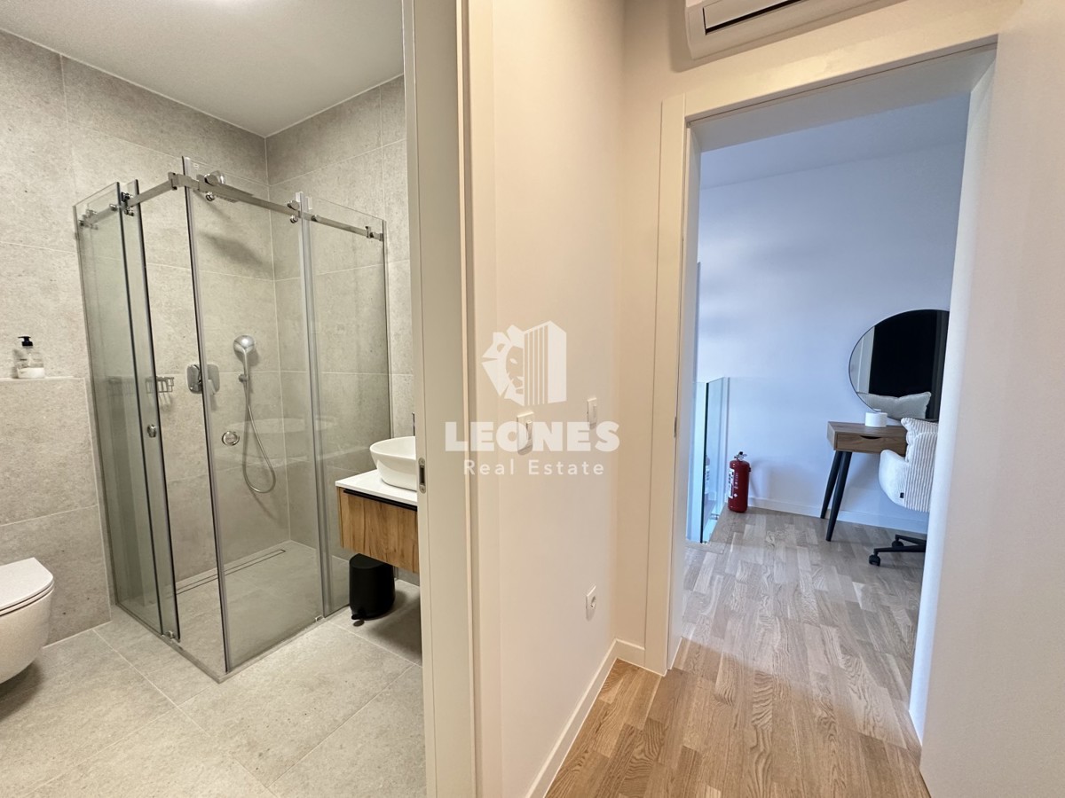 Hochwertige Maisonette-Wohnung mit Pool, voll ausgestattet in Tar