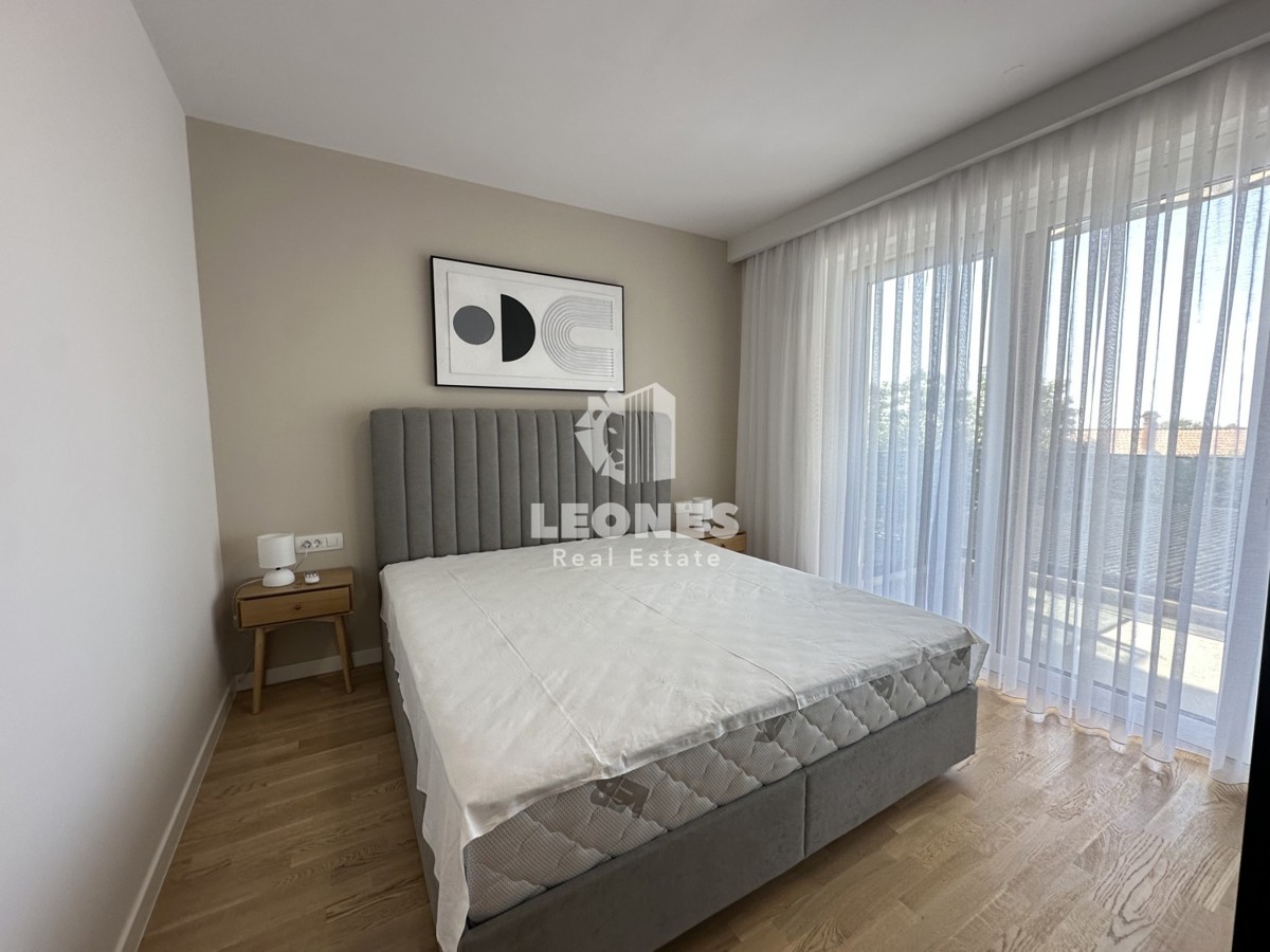 Hochwertige Maisonette-Wohnung mit Pool, voll ausgestattet in Tar