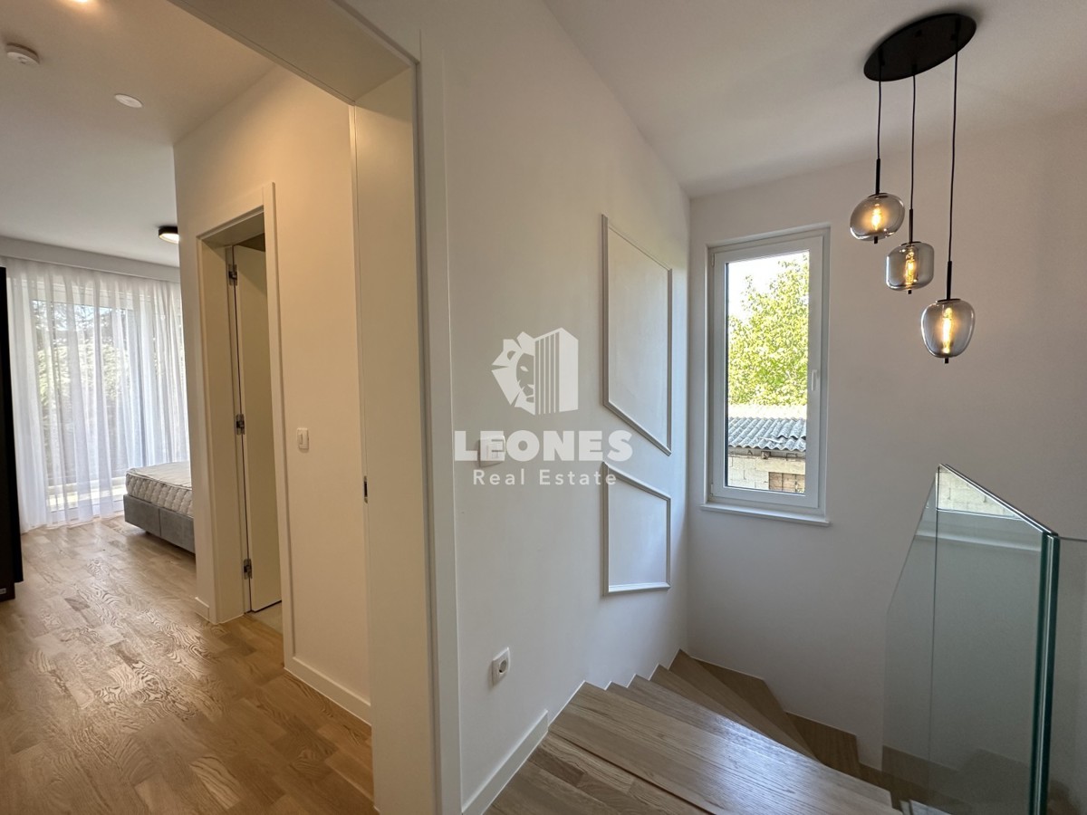 Hochwertige Maisonette-Wohnung mit Pool, voll ausgestattet in Tar