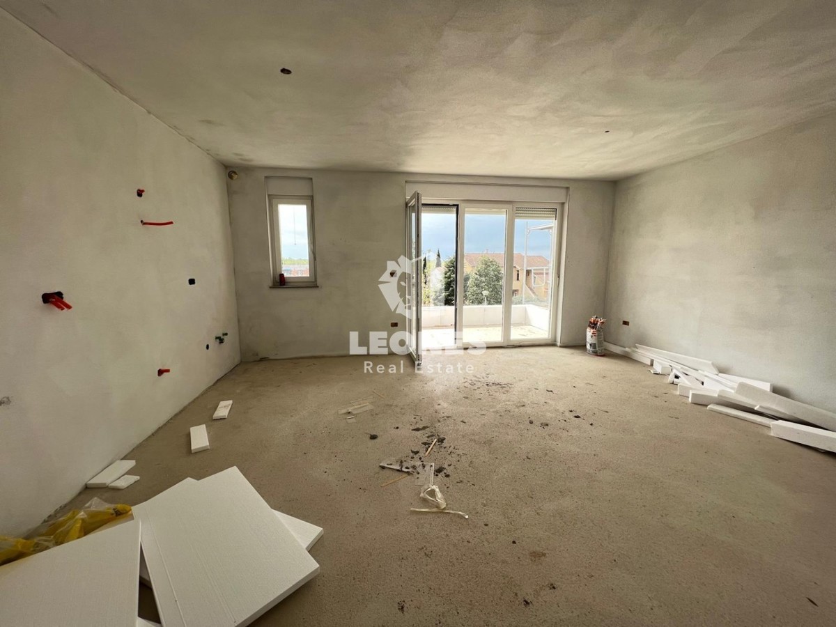 Čudovit, atraktiven penthouse v 2. nadstropju v bližini Poreča