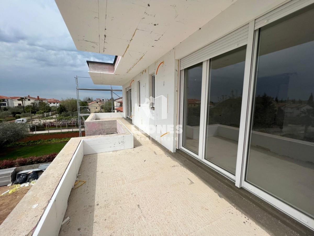 Čudovit, atraktiven penthouse v 2. nadstropju v bližini Poreča