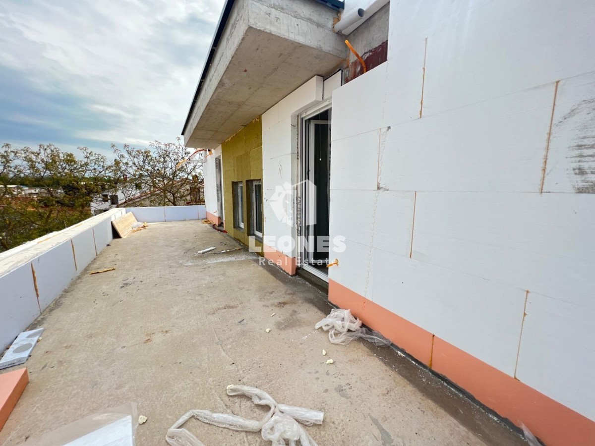 Čudovit, atraktiven penthouse v 2. nadstropju v bližini Poreča