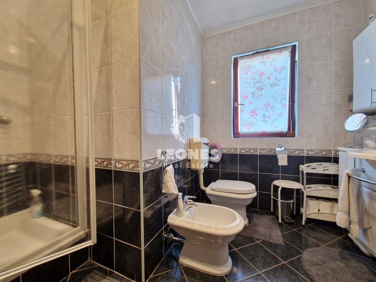 Dva apartmaja v pritličju - druga vrsta do morja v Umagu