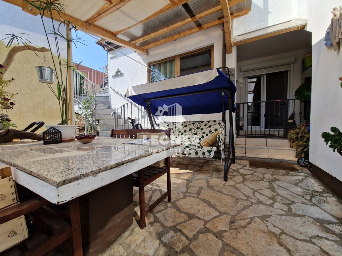 Dva apartmaja v pritličju - druga vrsta do morja v Umagu