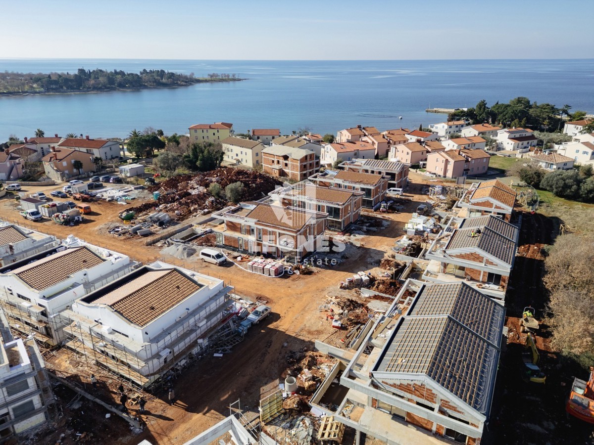 Moderno opremljen apartma 200 m od morja in plaže v Lovrečici, blizu Umaga