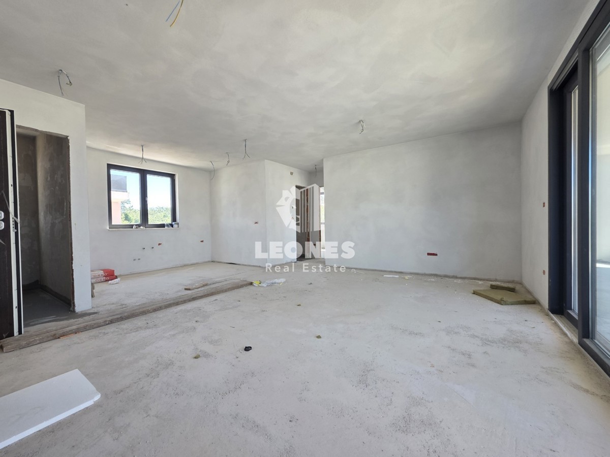 Moderno stanovanje v novi stavbi v bližini Umaga