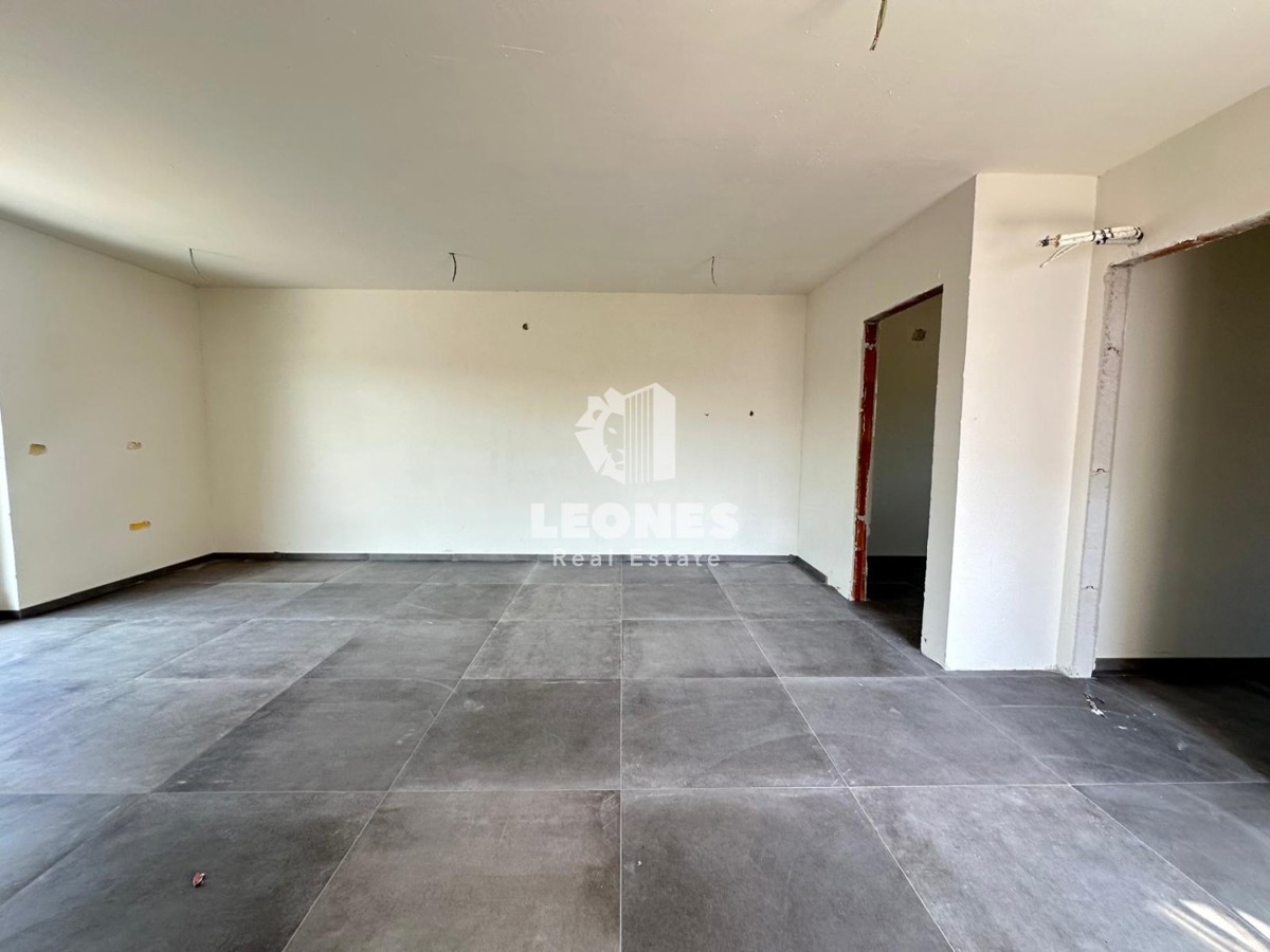 Stanovanje v novogradnji z dvema spalnicama in strešno teraso s pogledom na morje v Zambratiji