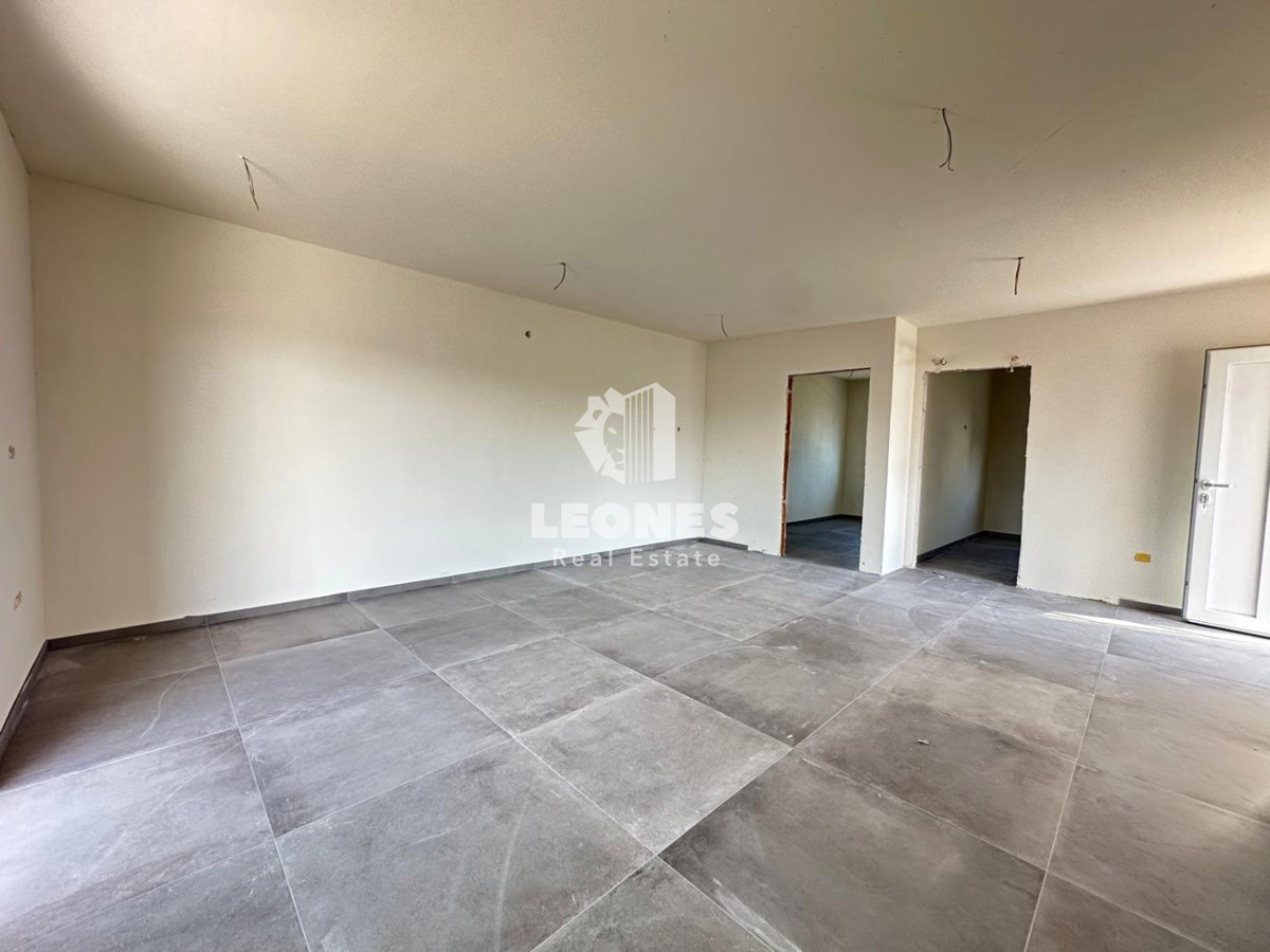 Stanovanje v novogradnji z dvema spalnicama in strešno teraso s pogledom na morje v Zambratiji