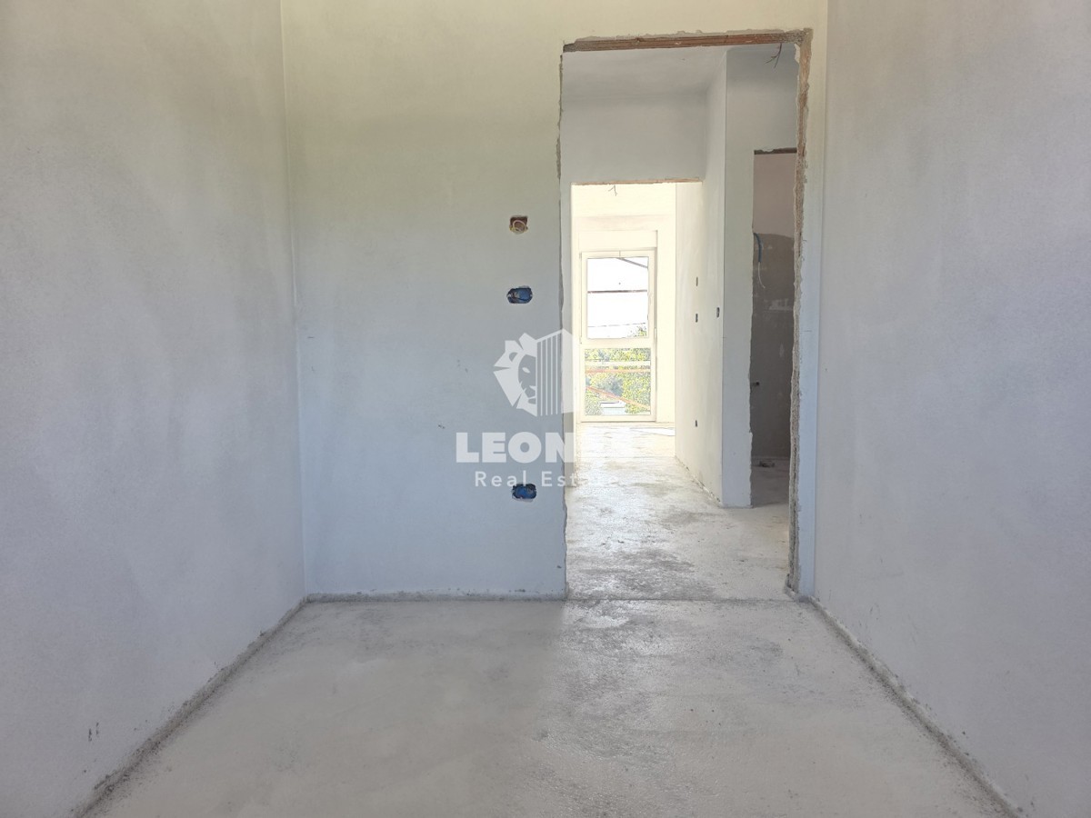 Dvojček hiša z bazenom v bližini Umaga