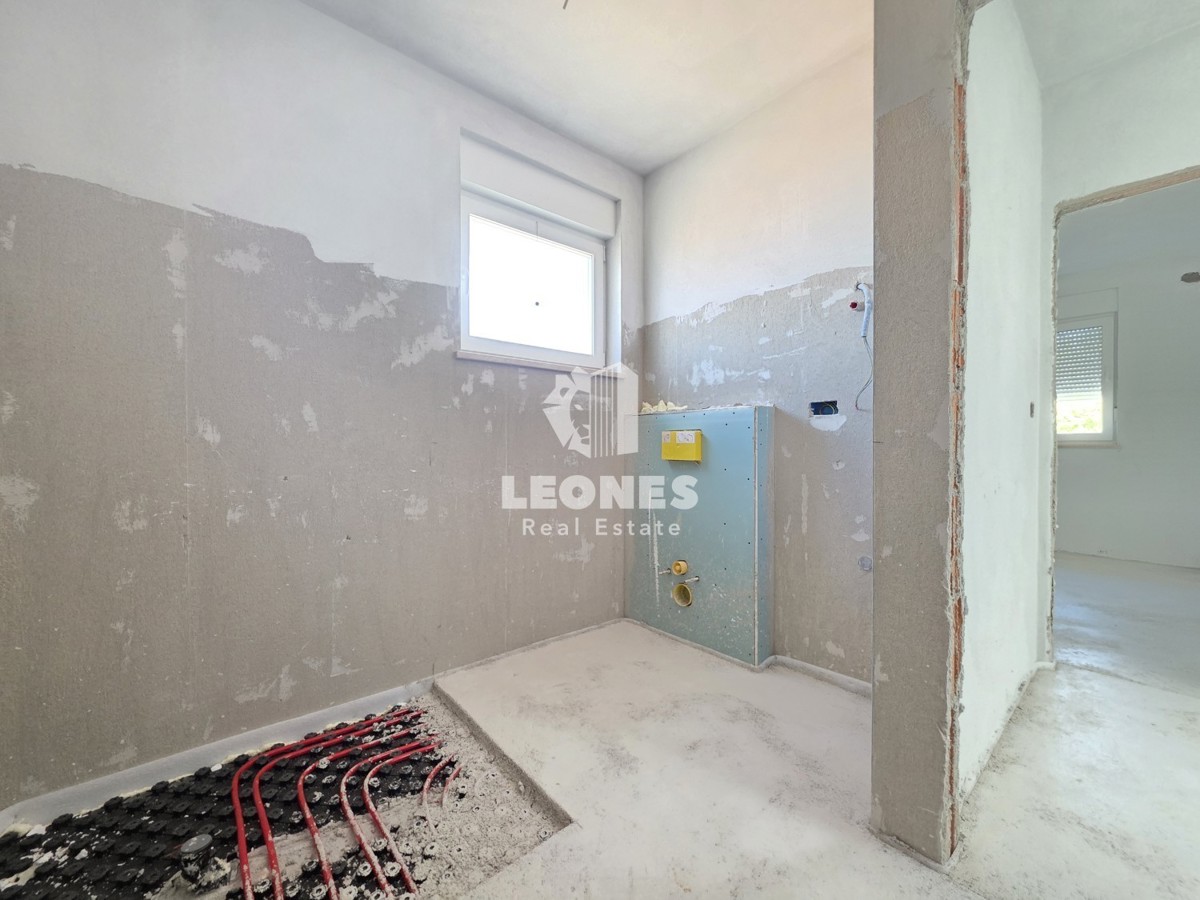 Dvojček hiša z bazenom v bližini Umaga