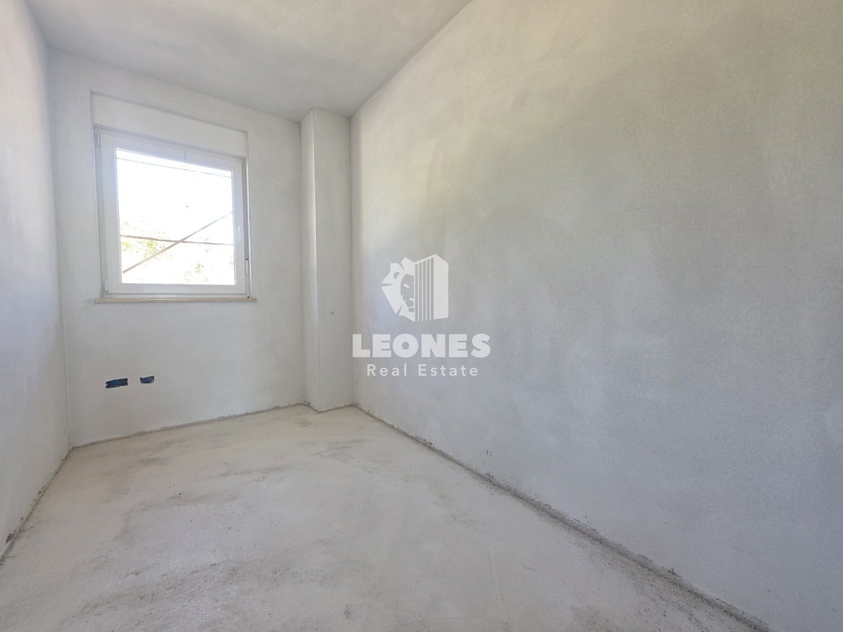 Dvojček hiša z bazenom v bližini Umaga