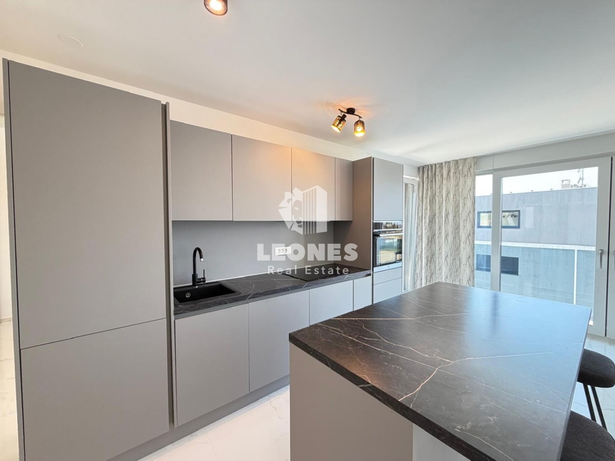 Ekskluzivno stanovanje s panoramskim pogledom na morje v Novigradu