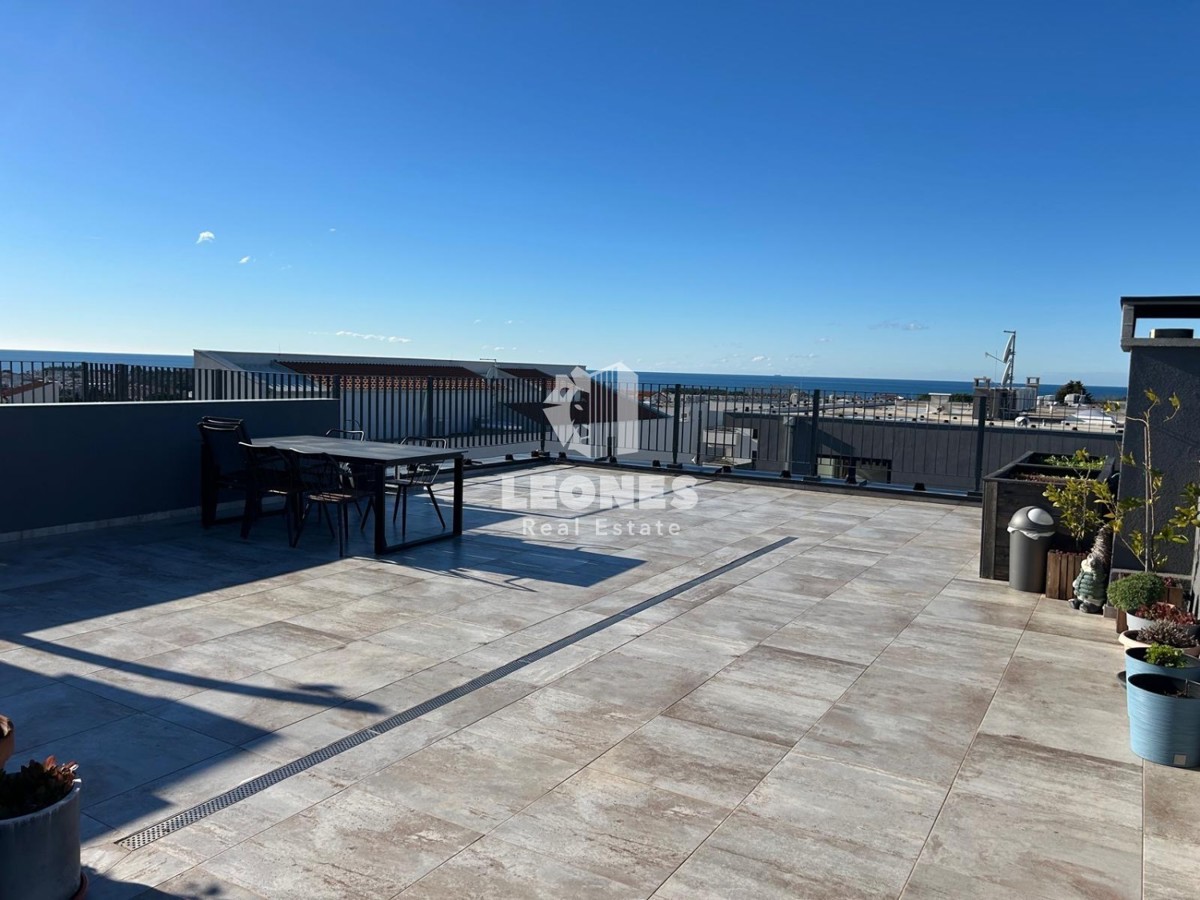 Ekskluzivno stanovanje s panoramskim pogledom na morje v Novigradu