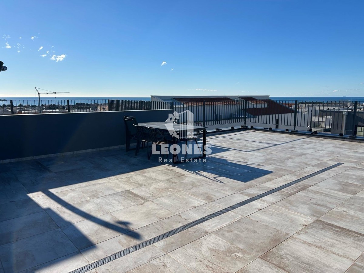 Ekskluzivno stanovanje s panoramskim pogledom na morje v Novigradu