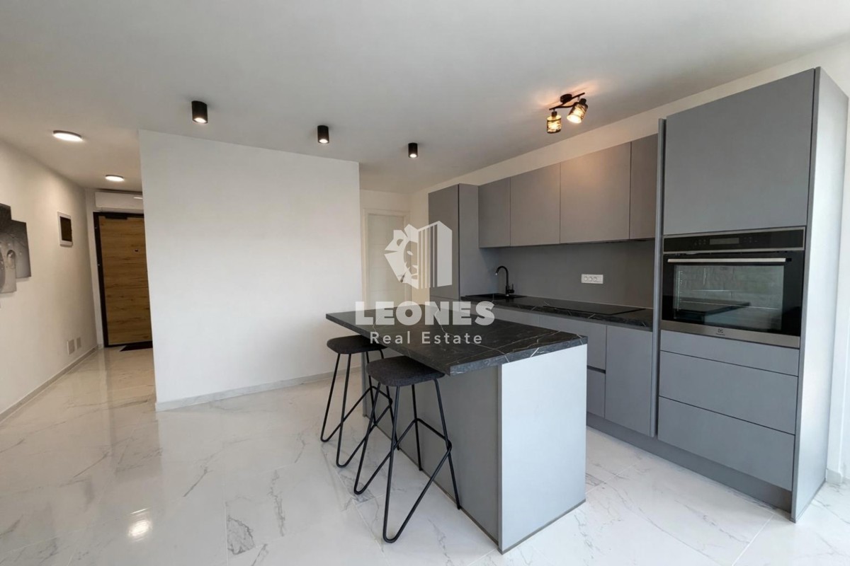 Ekskluzivno stanovanje s panoramskim pogledom na morje v Novigradu