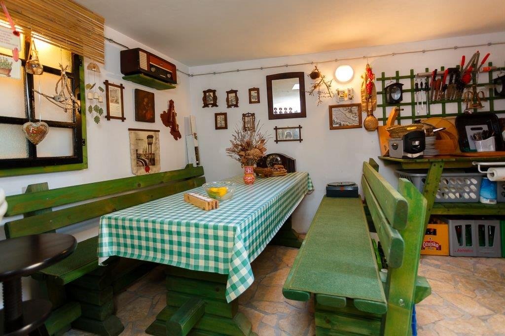 Otok Krk, hiša na mirni lokaciji, 300 metrov od morja.